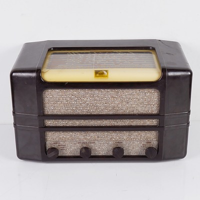 Bakelite Cased His Master's Voice Valve Radio