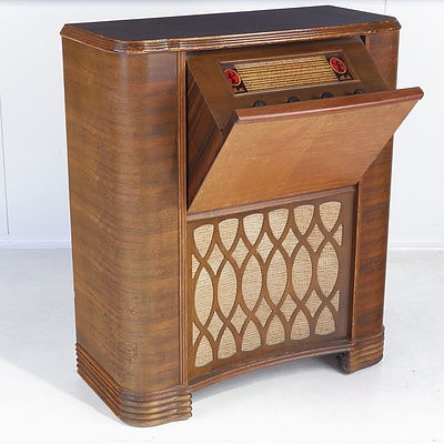 Peter Pan Upright Valve Radio