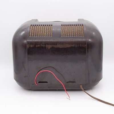 Bakelite Cased Kriesler Valve Radio