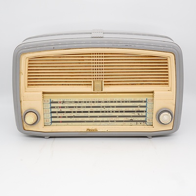 AWA Radiola Valve Radio