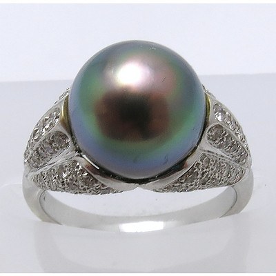 18ct Gold Tahitian Pearl & Diamond Ring