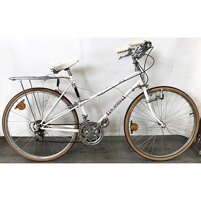 Sportsworld Pathcruzer Mountain Bike & Road King Hybrid Racer