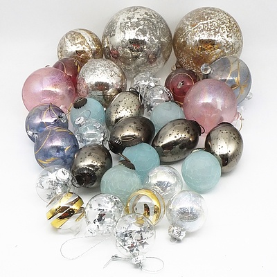 Bulk Lot of Round and Teardrop Shaped Baubles