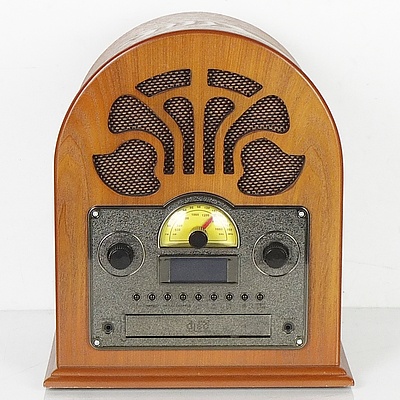 Vintage Style CD and Radio Player With Bluetooth