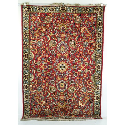Persian Style Machine Woven Wool Pile Rug
