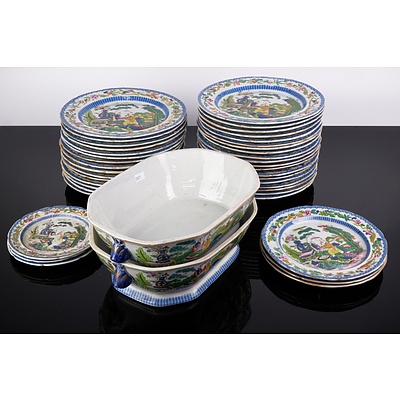 Extensive Mason's Ironstone ‘Mogul’ Pattern Dinner Service, Circa 1815 (70 Pieces)