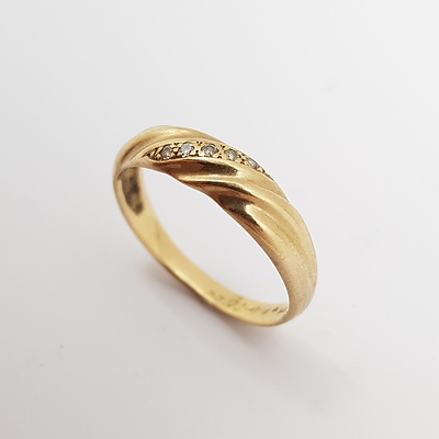 9ct Yellow Gold and Diamond Ring