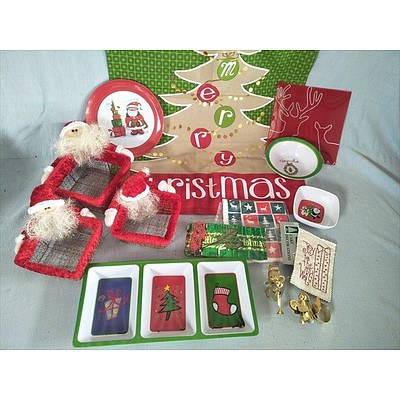 Assorted Christmas items including tea towel (new)