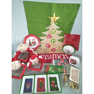Assorted Christmas items including tea towel (new)
