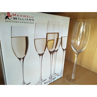 Set of 4 Maxwell Williams 250ml champagne flutes