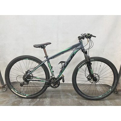 Fuji Nevada 29 30 Speed Mountain Bike