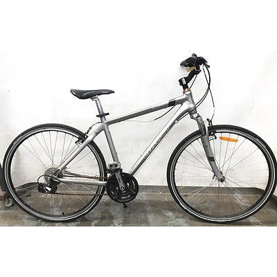 Giant Cypress 3 21 Speed Hybrid Bike