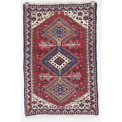 Small Persian Qashqai Hand Knotted Wool Pile Rug