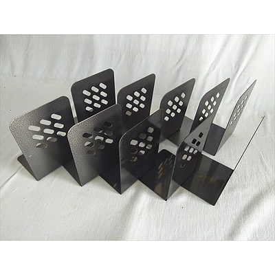 10 Metal Bookends