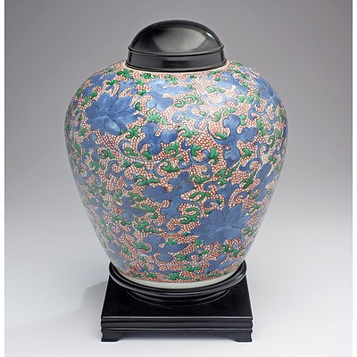 Chinese Late Ming Wucai Large Jar Decorated with Lotus in Underglaze Blue, Late 16th/17th Century