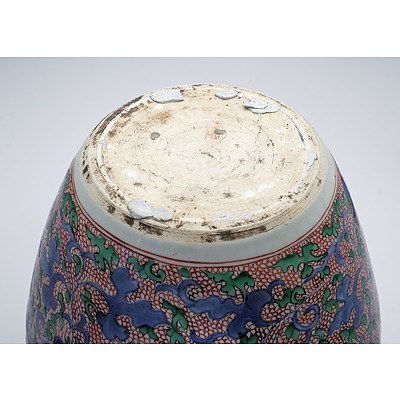 Chinese Late Ming Wucai Large Jar Decorated with Lotus in Underglaze Blue, Late 16th/17th Century