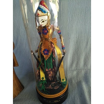 Assorted Oriental ornaments including wooden sculpture