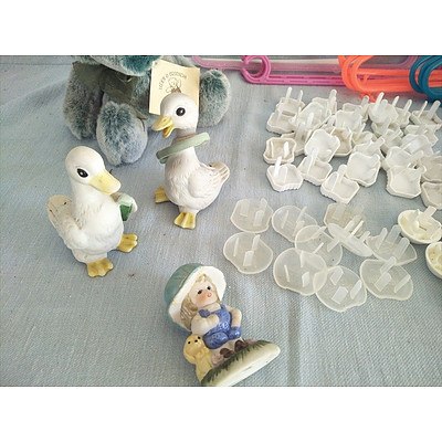 Assorted baby decor items