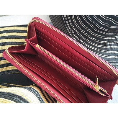 Assorted women's accessories