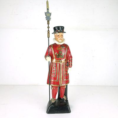 Coronetti Cunardo Ceramic Beefeater Statue