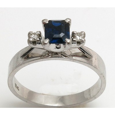 18ct White Gold Sapphire & Diamond Ring