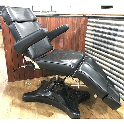 Black Vinyl Fully Adjustable Chair