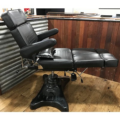 Black Vinyl Fully Adjustable Chair