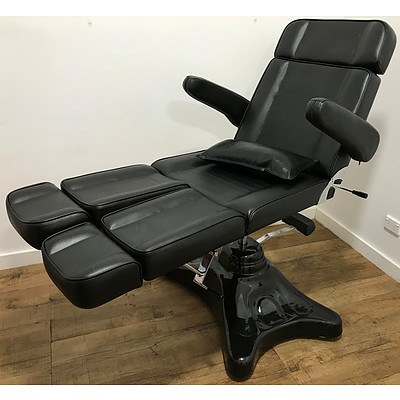 Black Vinyl Fully Adjustable Chair