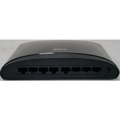 D-Link DES 1008D 8-Port Fast Ethernet Unmanaged Desktop Switch