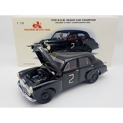 AUTOart 1956 Holden 48-215 Sedan Car Champion 1:18 Scale Model Car