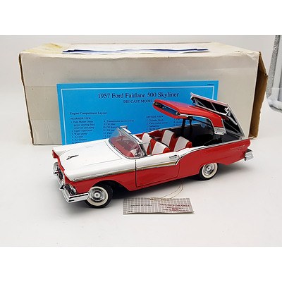 Franklin-Mint 1957 Ford Fairlane Skyliner 500 1:24 Scale Model Car