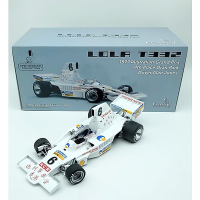 Classic Carlectables 1977 Lola T332 Limited Edition 537/1000 1:18 Scale Model Car