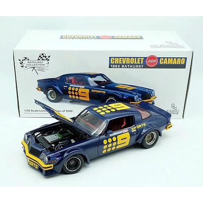 Classic Carlectables 1982 Chevrolet Z28 Camaro 1:18 Scale Model Car
