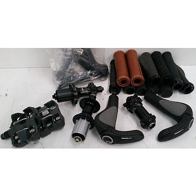 Assorted Mountain Bike & Road Bike Seats, Grips, Hubs & More.