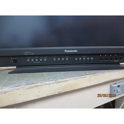 Panasonic BT-LH2600WE 26 Inch HD/SD LCD Monitor
