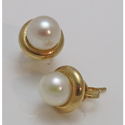 9ct Pearl Earrings