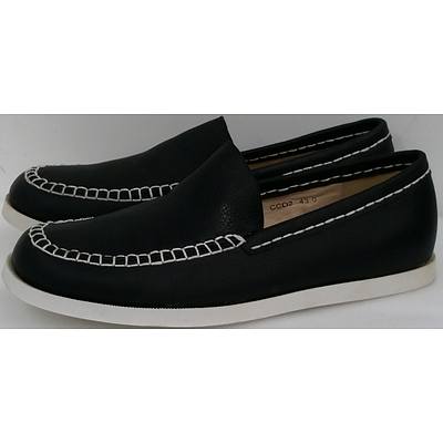 Hotdog Brand Men's Charcoal Boat Shoes - Size 43 - Lot of Nine Pairs - Brand New