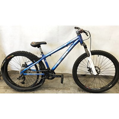 Mongoose 7 Speed Hybrid BMX