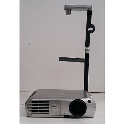 Toshiba (TLP671) XGA 3LCD Projector