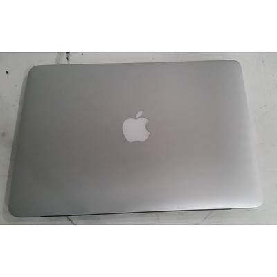 Apple (A1502) 13-Inch Core i5 (4287U) 2.60GHz MacBook Pro