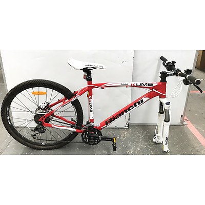 Bianchi 5100 Kuma 27 Speed Mountain Bikes - Lot of 2