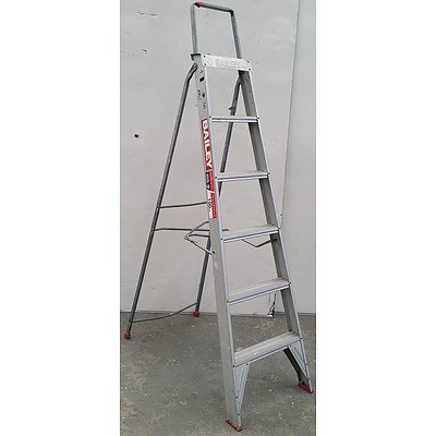 Bailey 1.76 Meter Aluminium Step Ladder