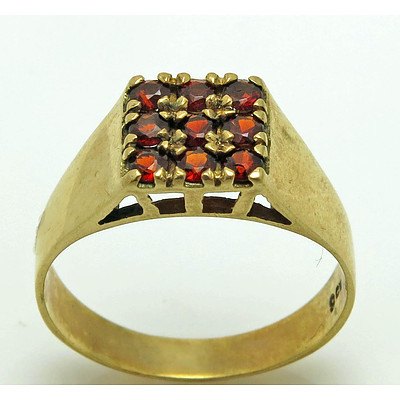 Vintage 9ct Gold Garnet Ring