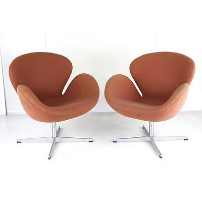 Pair of Replica Jacobsen Swan Chairs