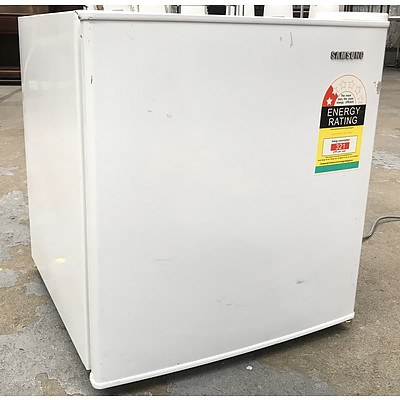Samsung SRG059 49Litre Bar Fridge