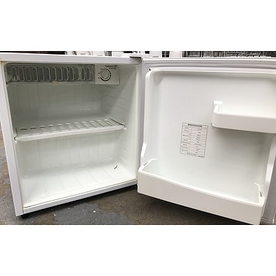 Samsung SRG059 49Litre Bar Fridge