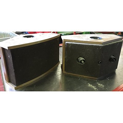 Two Bose 901 Series VI Classic Speakers