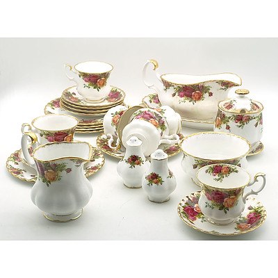Extensive Ninety Eight Piece Royal Albert Old Country Roses Dinner Service, with Teapot, Serving Plates, Creamer Jug and More