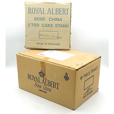 Extensive Ninety Eight Piece Royal Albert Old Country Roses Dinner Service, with Teapot, Serving Plates, Creamer Jug and More