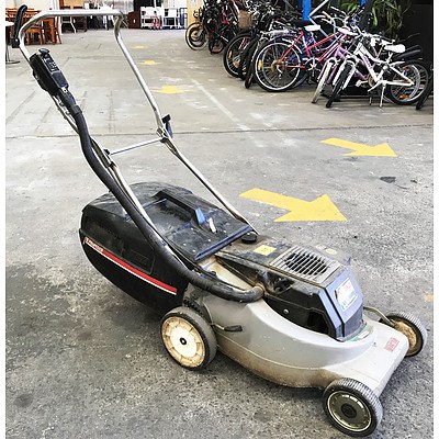 Victa PowerPlus Self Propelled 2 Stroke Petrol Lawnmower